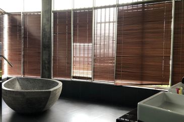 Freehold Bungalow, Gated and Guarded