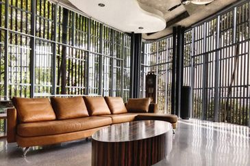 Freehold Bungalow, Gated and Guarded