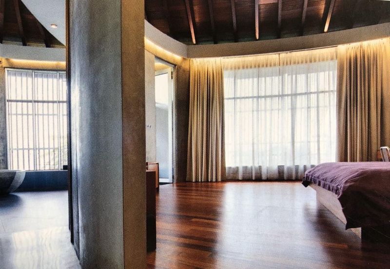 Freehold Bungalow, Gated and Guarded