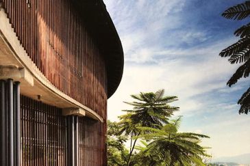 Freehold Bungalow, Gated and Guarded