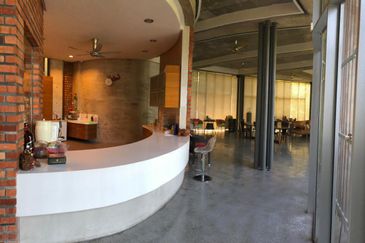 Freehold Bungalow, Gated and Guarded