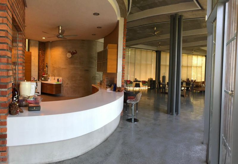 Freehold Bungalow, Gated and Guarded