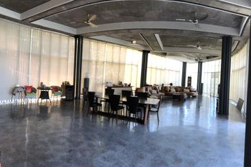 Freehold Bungalow, Gated and Guarded