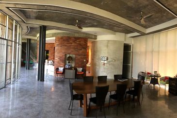 Freehold Bungalow, Gated and Guarded