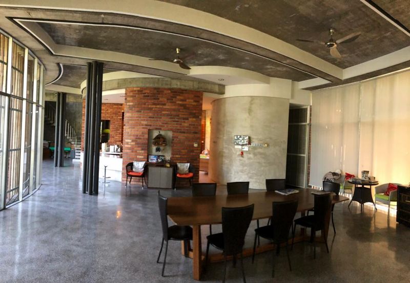 Freehold Bungalow, Gated and Guarded