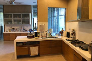 Freehold Bungalow, Gated and Guarded