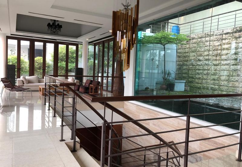 Freehold Bungalow, Gated and Guarded