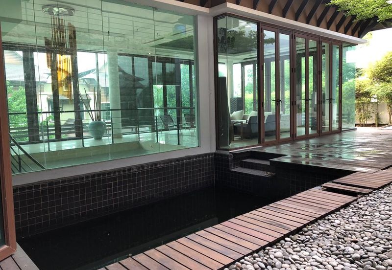 Freehold Bungalow, Gated and Guarded