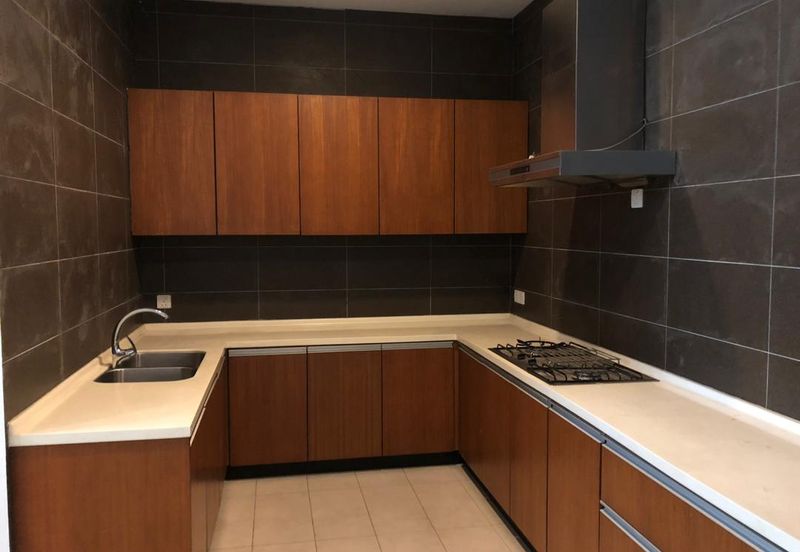 Freehold Bungalow, Gated and Guarded