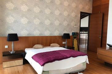 Freehold Bungalow, Gated and Guarded