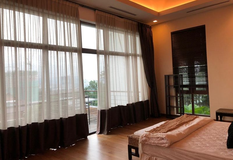 Freehold Bungalow, Gated and Guarded