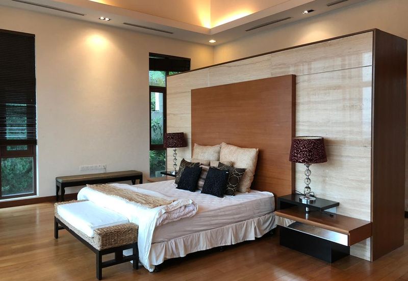 Freehold Bungalow, Gated and Guarded