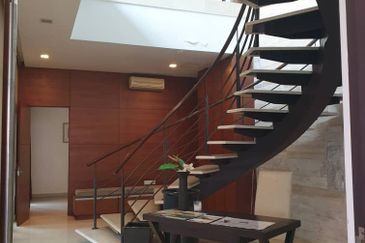 Freehold Bungalow, Gated and Guarded