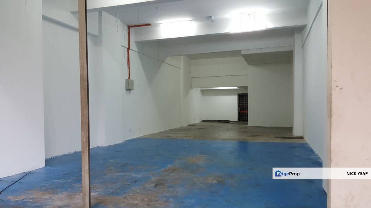 Bandar Puchong Utama 4 Storey Shop, Selangor, Puchong