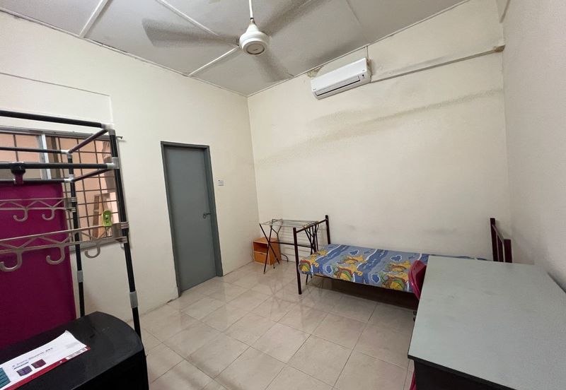 Taman Million (Million Garden)