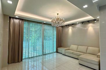 Rafflesia @ The Hill