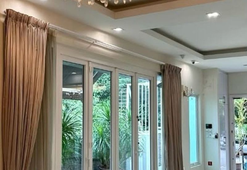 Rafflesia @ The Hill