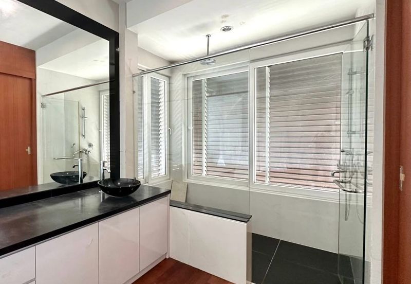 Rafflesia @ The Hill