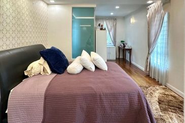 Rafflesia @ The Hill