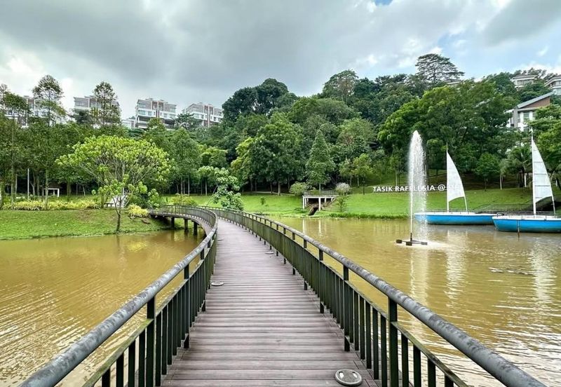 Rafflesia @ The Hill