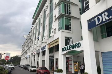 10 Boulevard