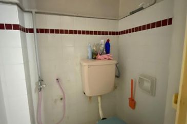 Bandar Sri Damansara Corner 2 storey terrace house