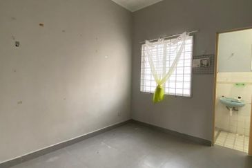 Bandar Sri Damansara Corner 2 storey terrace house