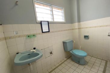 Bandar Sri Damansara Corner 2 storey terrace house