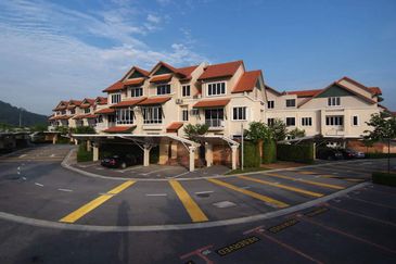 Desa ParkCity (Adora)