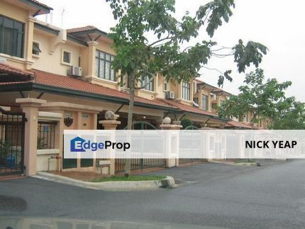 Kota Damansara Villa Damansara Seksyen 4 Double Storey Terrace House End unit with extra land, Selangor, Kota Damansara