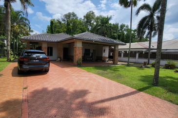 1 STOREY BUNGALOW SG RAMAL DALAM 