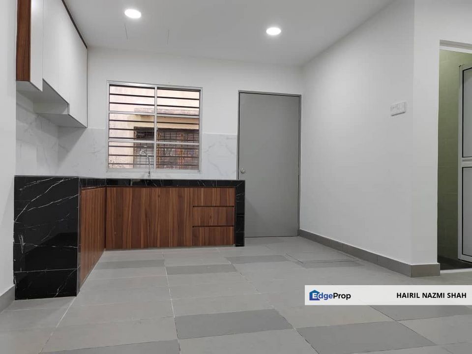 2 STOREY TERRACE ENDLOT TAMAN LINGKARAN NUR CHERAS, Selangor, Kajang