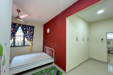 Puncak Pinggiran Putra