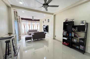 Puncak Pinggiran Putra