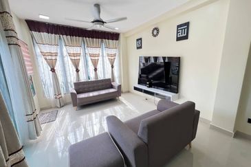 Puncak Pinggiran Putra