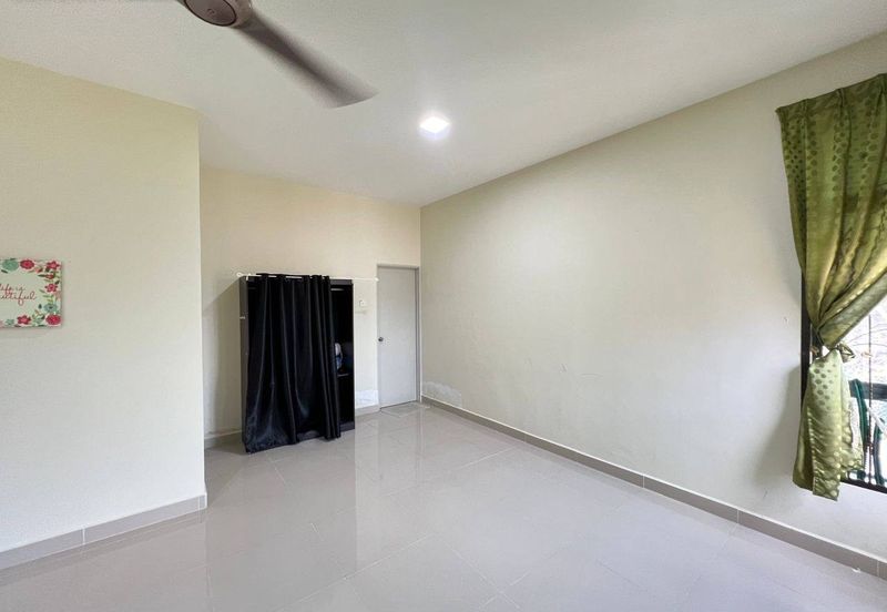 Puncak Pinggiran Putra