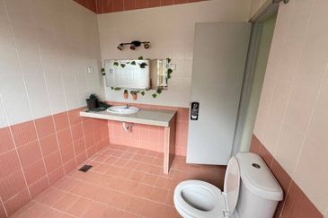 Puncak Pinggiran Putra