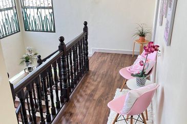 Puncak Pinggiran Putra