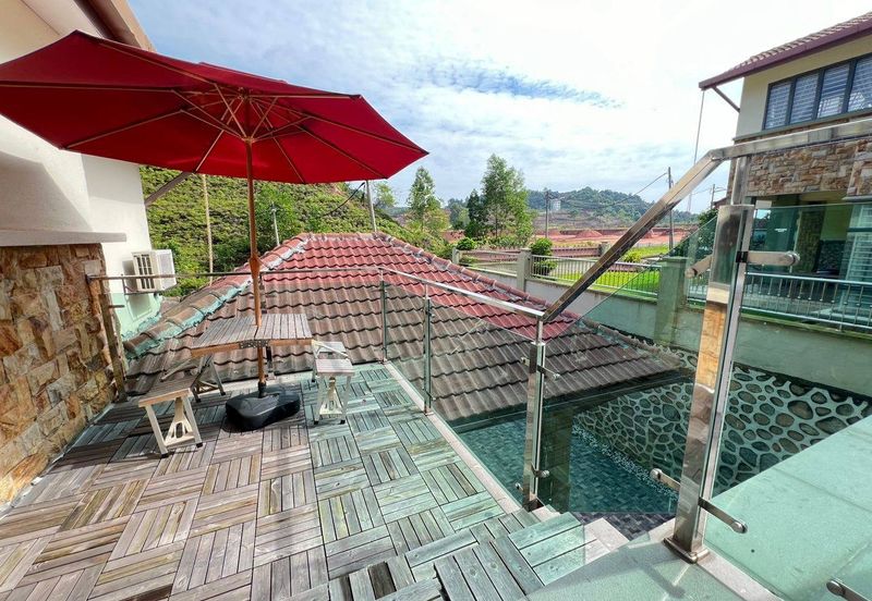 Puncak Pinggiran Putra