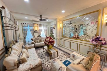 Puncak Pinggiran Putra