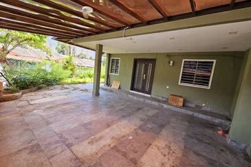 Jalan Bukit Belimbing 