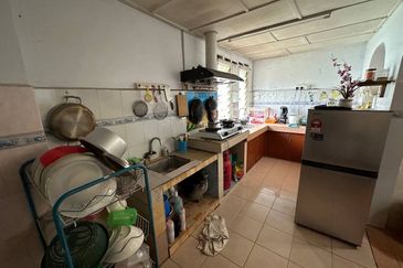 2 STOREY TERRACE TAMAN DESA SALAK PERMAI SEPANG