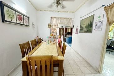 2 STOREY TERRACE TAMAN DESA SALAK PERMAI SEPANG