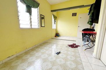 2 STOREY TERRACE TAMAN DESA SALAK PERMAI SEPANG