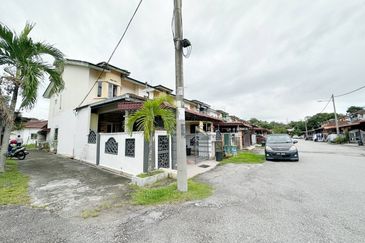 2 STOREY TERRACE TAMAN DESA SALAK PERMAI SEPANG