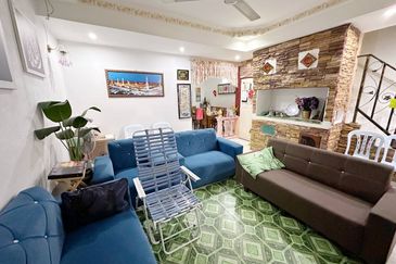 2 STOREY TERRACE TAMAN DESA SALAK PERMAI SEPANG