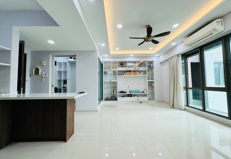 Lake Point Residence