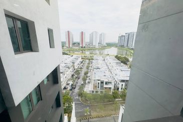 Lake Point Residence