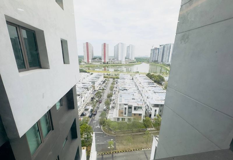 Lake Point Residence