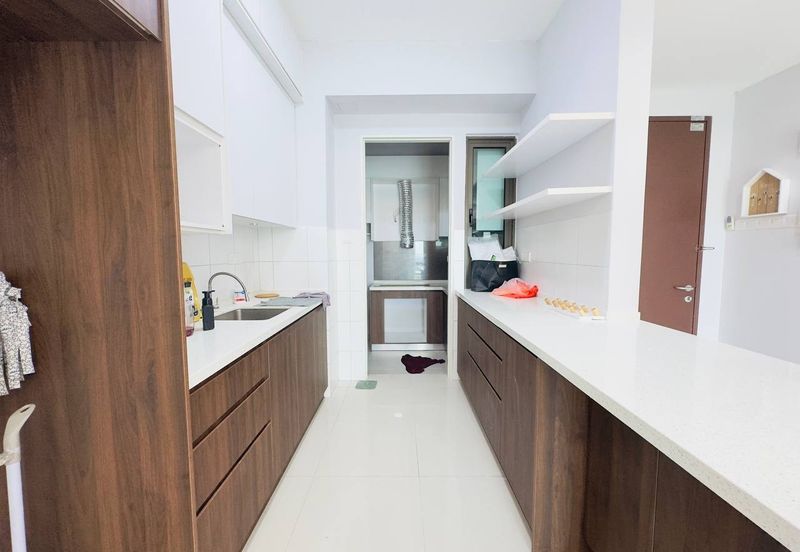 Lake Point Residence